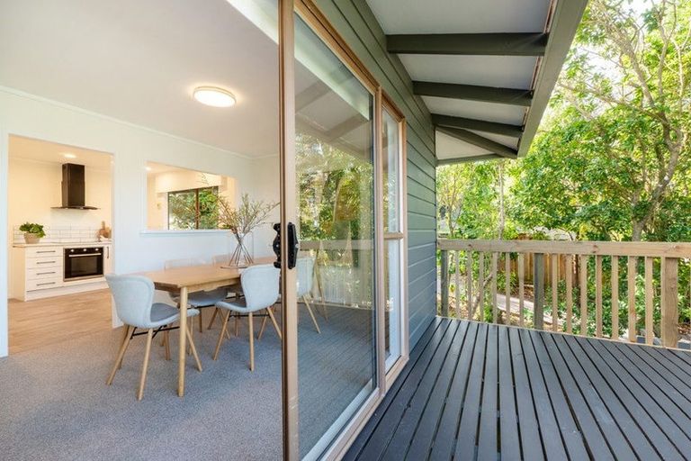 Photo of property in 32 Rosecamp Road, Beach Haven, Auckland, 0626