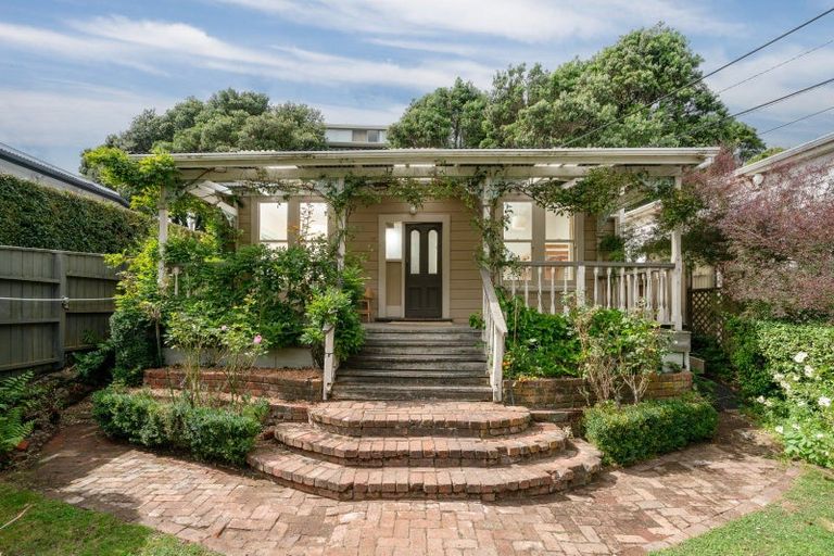 Photo of property in 223 Ohiro Road, Brooklyn, Wellington, 6021