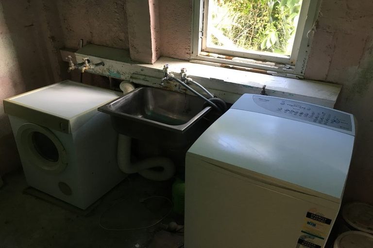 Photo of property in 46 Bould Street, Johnsonville, Wellington, 6037