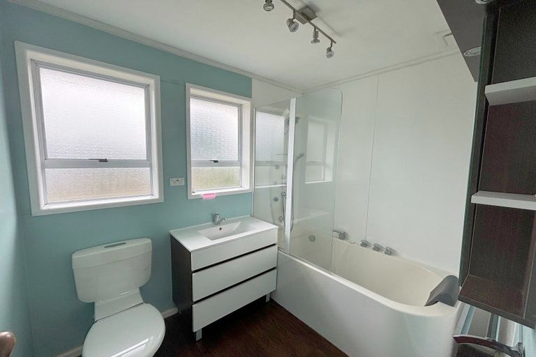 Photo of property in 6 Avro Crescent, Hornby, Christchurch, 8042