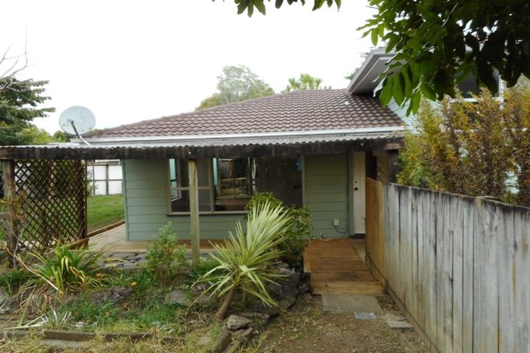 Photo of property in 27 Burndale Terrace, Manurewa, Auckland, 2102