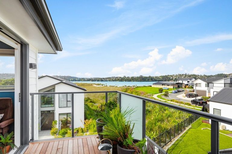 Photo of property in 42 Tai Crescent, Hobsonville, Auckland, 0616