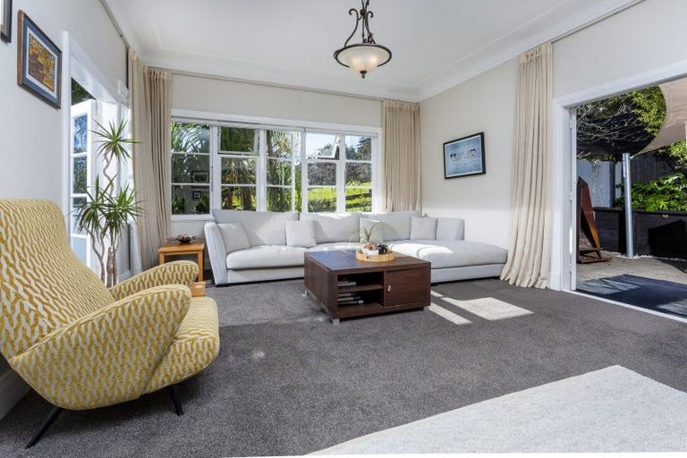 Photo of property in 181b Greenhithe Road, Greenhithe, Auckland, 0632