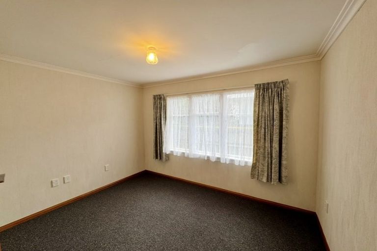 Photo of property in 75 Pahiatua Street, Hokowhitu, Palmerston North, 4410
