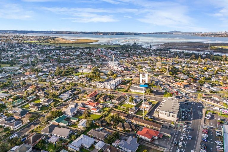 Photo of property in 3/222 Edmonton Road, Te Atatu South, Auckland, 0610