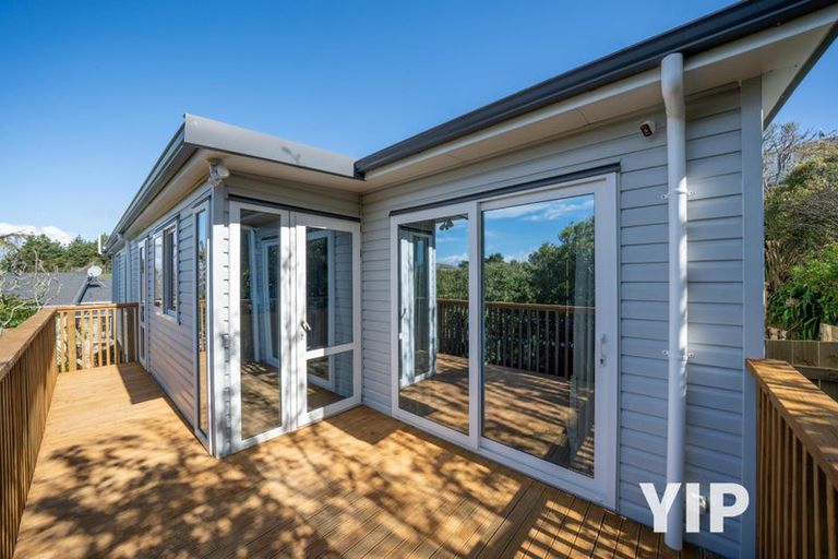 Photo of property in 23 Padnell Crescent, Paparangi, Wellington, 6037