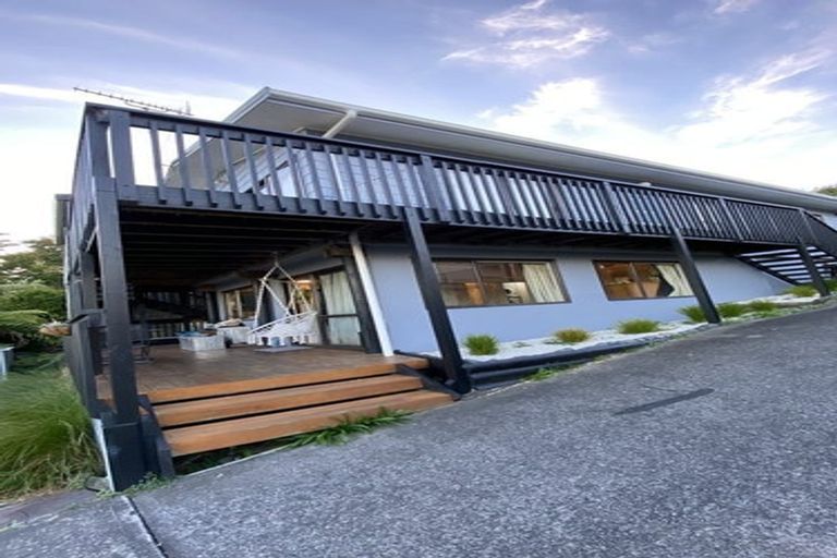 Photo of property in 1/51b Sunset Road, Totara Vale, Auckland, 0632