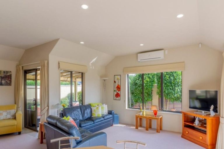 Photo of property in 6 Coleraine Drive, Rototuna, Hamilton, 3210