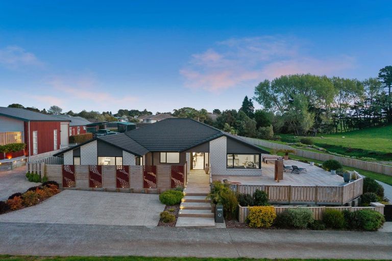 Photo of property in 11 Meadowbrook Place, Buckland, Pukekohe, 2677