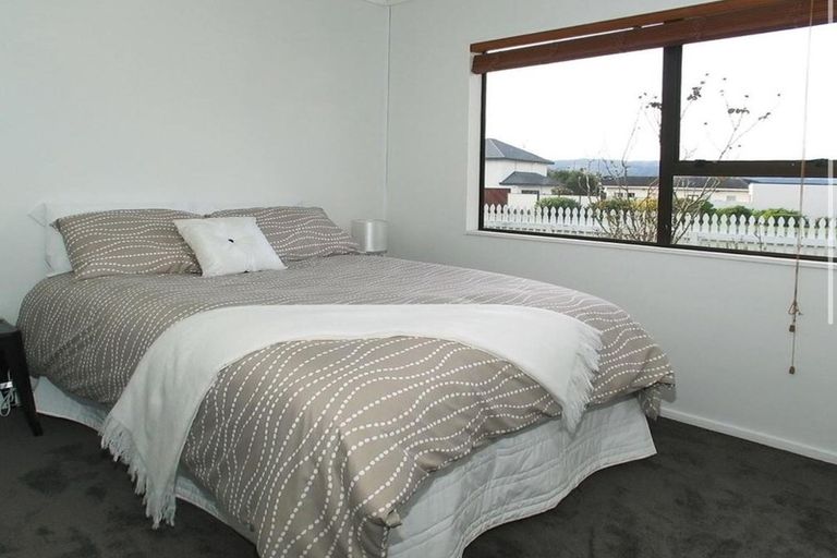 Photo of property in 32 James Cook Drive, Whitby, Porirua, 5024