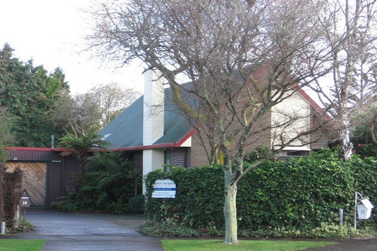 Photo of property in 14 Chilton Grove, Hokowhitu, Palmerston North, 4410