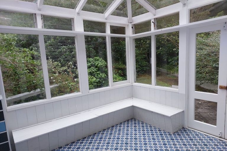 Photo of property in 100 Barnard Street, Wadestown, Wellington, 6012