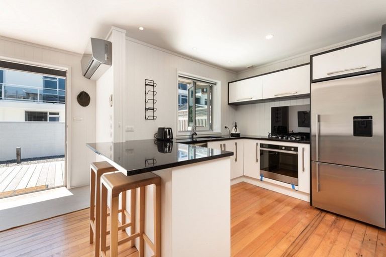 Photo of property in 2/54 Marine Parade, Mount Maunganui, 3116