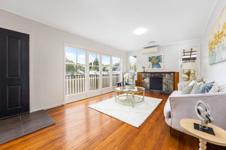 Photo of property in 114 Edmonton Road, Henderson, Auckland, 0612
