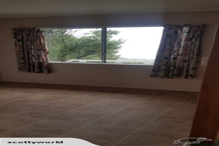 Photo of property in 4f2 Glanmire Road, Newlands, Wellington, 6037