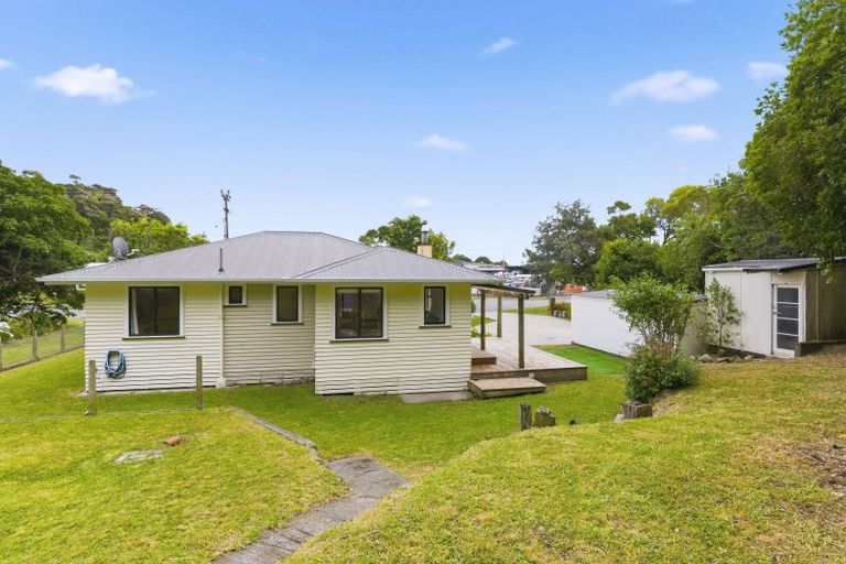 Photo of property in 52 Ruahine Street, Paraparaumu, 5032