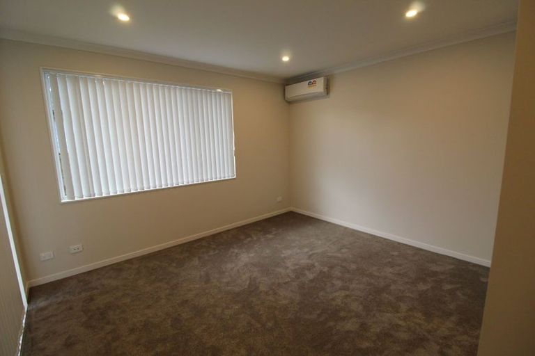 Photo of property in 17 Grove Way, Riverhead, 0820
