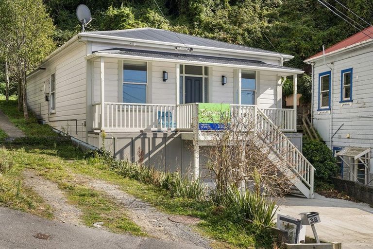 Photo of property in 38 Reuben Avenue, Brooklyn, Wellington, 6021
