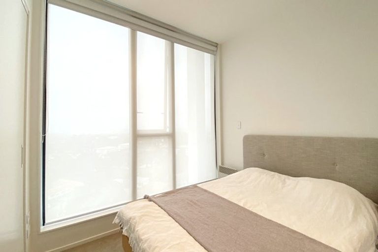 Photo of property in 1 Buscomb Avenue, Henderson, Auckland, 0610
