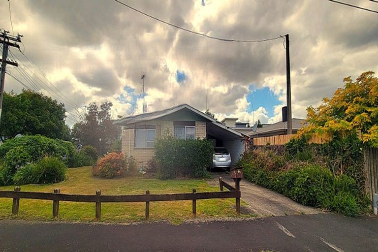 Photo of property in 142 Old Farm Road, Hamilton East, Hamilton, 3216