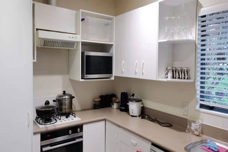 Photo of property in 2 Myers Grove, Churton Park, Wellington, 6037