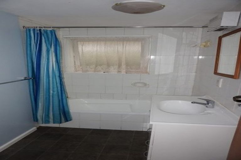 Photo of property in 66 Greendale Avenue, Avonhead, Christchurch, 8042