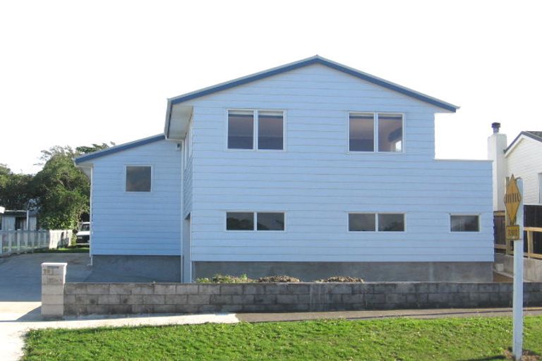 Photo of property in 70 Te Pene Avenue, Titahi Bay, Porirua, 5022