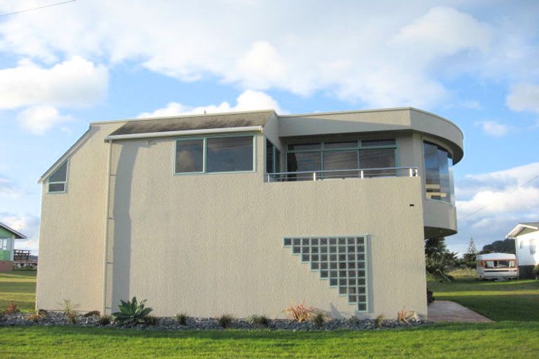 Photo of property in 108a Hinemoa Street, Whangamata, 3620