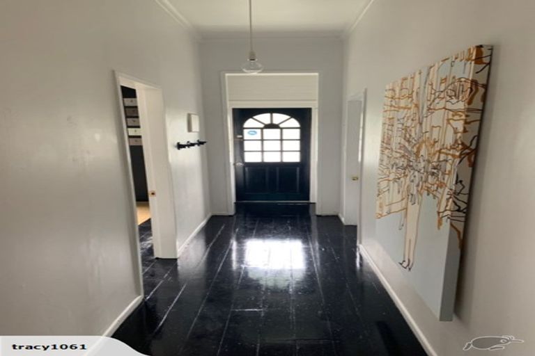 Photo of property in 49 Rolleston Street, Mount Cook, Wellington, 6021