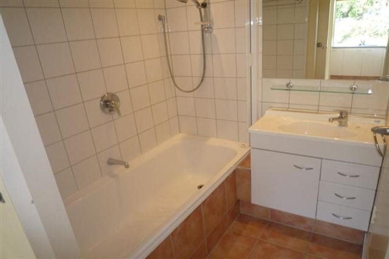 Photo of property in Jerningham Apartments, 20 Oriental Terrace, Oriental Bay, Wellington, 6011