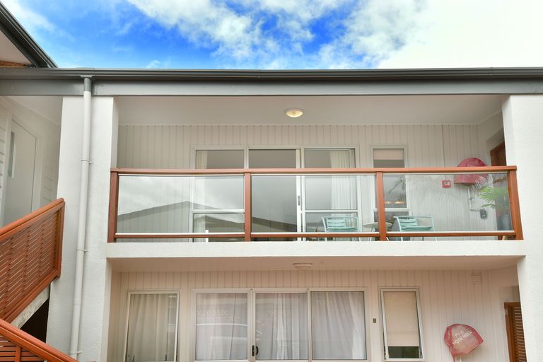 Photo of property in 4/416 Hibiscus Coast Highway, Orewa, 0931