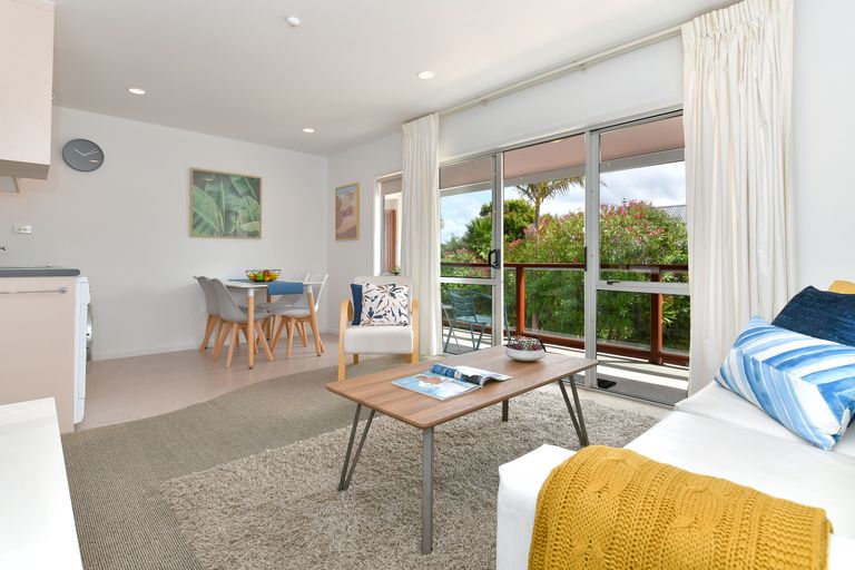 Photo of property in 4/416 Hibiscus Coast Highway, Orewa, 0931