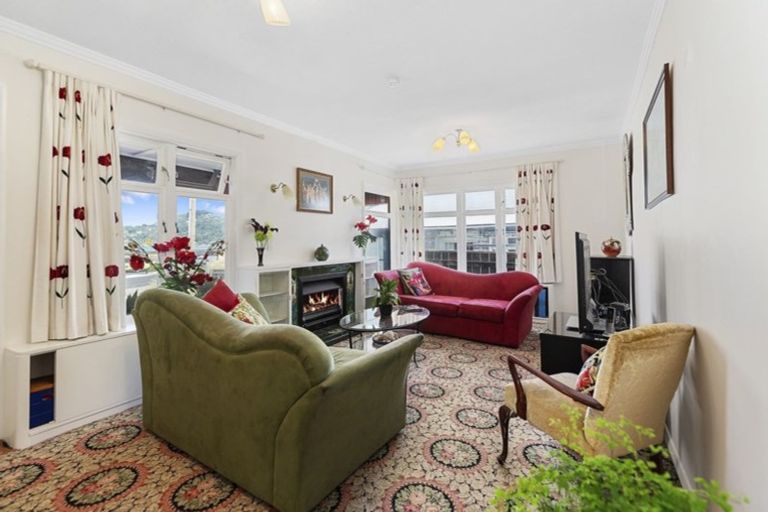Photo of property in 48f1 Lyall Parade, Lyall Bay, Wellington, 6022