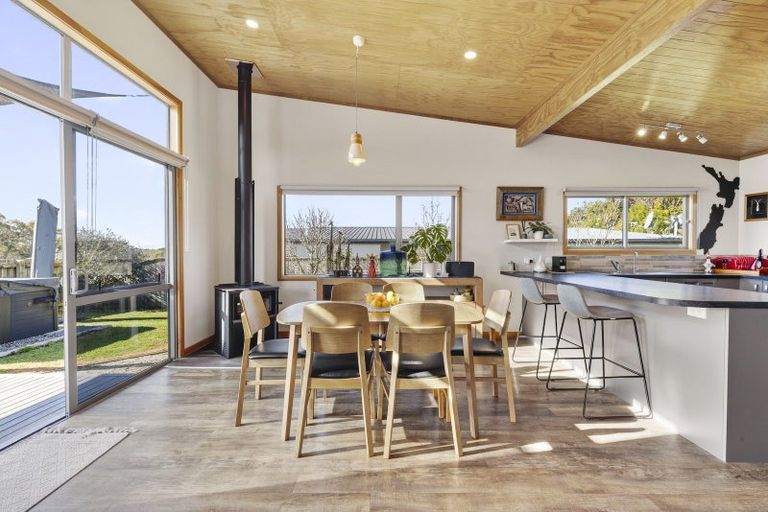 Photo of property in 31 Les Wakefield Road, Mapua, 7005