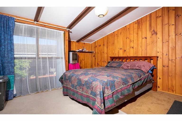 Photo of property in 60 Glenbervie Crescent, Massey, Auckland, 0614