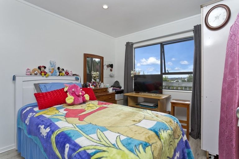 Photo of property in 2/29 Rangatira Road, Birkdale, Auckland, 0626