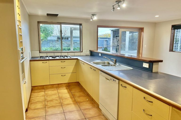 Photo of property in 15 Spriggs Crescent, Greenmeadows, Napier, 4112