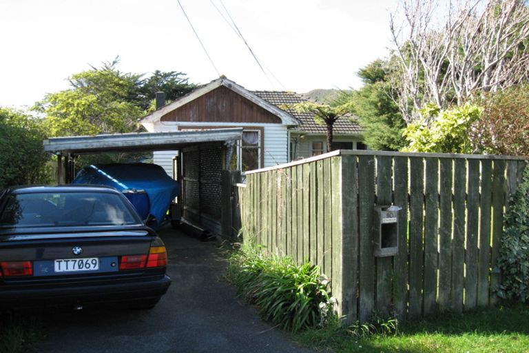 Photo of property in 90 Wellington Road, Wainuiomata, Lower Hutt, 5014