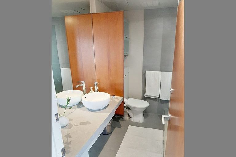 Photo of property in 45 Stanley Point Road, Stanley Point, Auckland, 0624