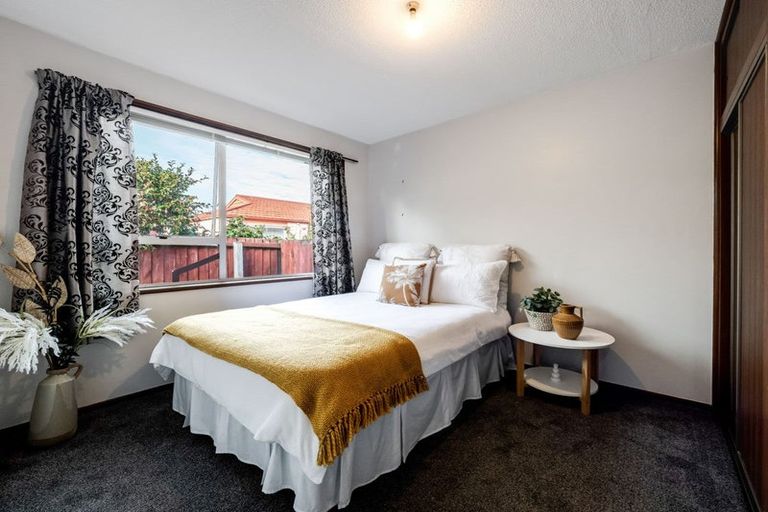 Photo of property in 18 Heaphy Place, Casebrook, Christchurch, 8051