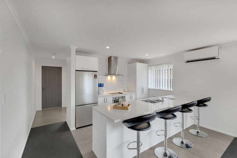 Photo of property in 17 Perla Road, Pukekohe, 2120