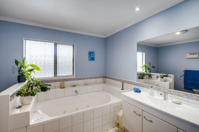 Photo of property in 12b Avondale Road, Taradale, Napier, 4112