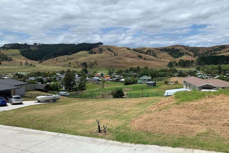 Photo of property in 8 Lewann Lane, Helensville, 0800