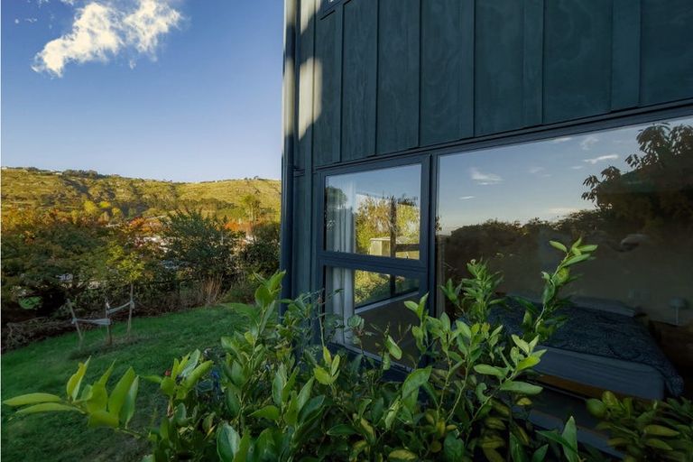 Photo of property in 9 Flinders Road, Heathcote Valley, Christchurch, 8022