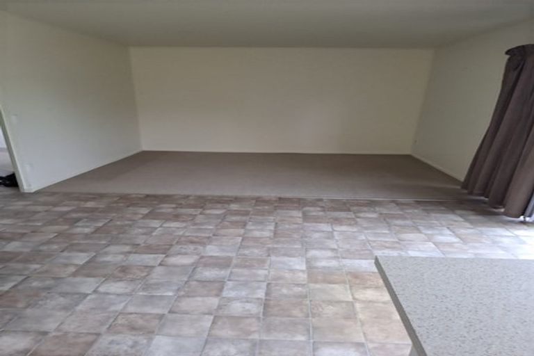 Photo of property in 7a Abel Tasman Avenue, Henderson, Auckland, 0610