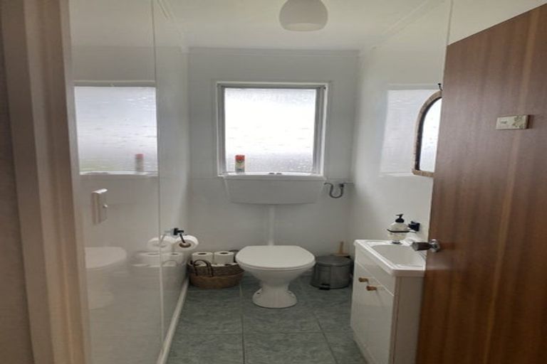 Photo of property in 110 Taylor Terrace, Tawa, Wellington, 5028