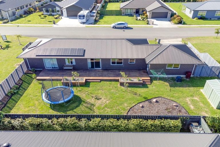Photo of property in 1 Routhan Way, Carterton, 5713