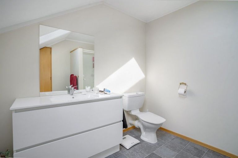 Photo of property in 15 Union Street, Winton, 9720