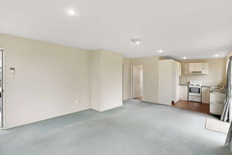Photo of property in 8 Thistledown Place, Woolston, Christchurch, 8062