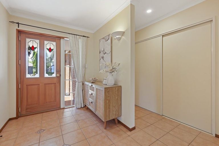 Photo of property in 48 Glasnevin Drive, Casebrook, Christchurch, 8051